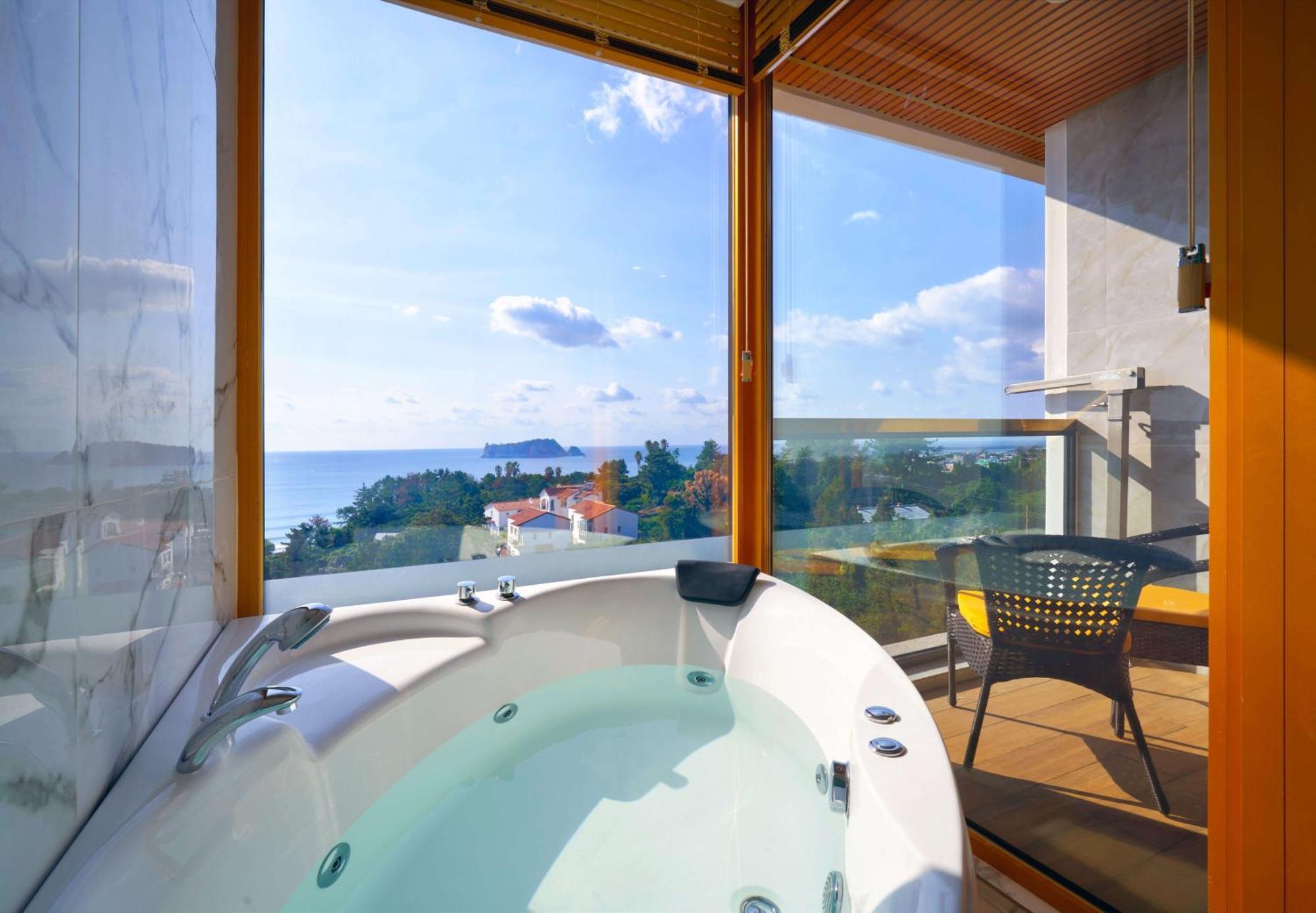 Goldone Hotel & Suites Seogwipo Eksteriør bilde